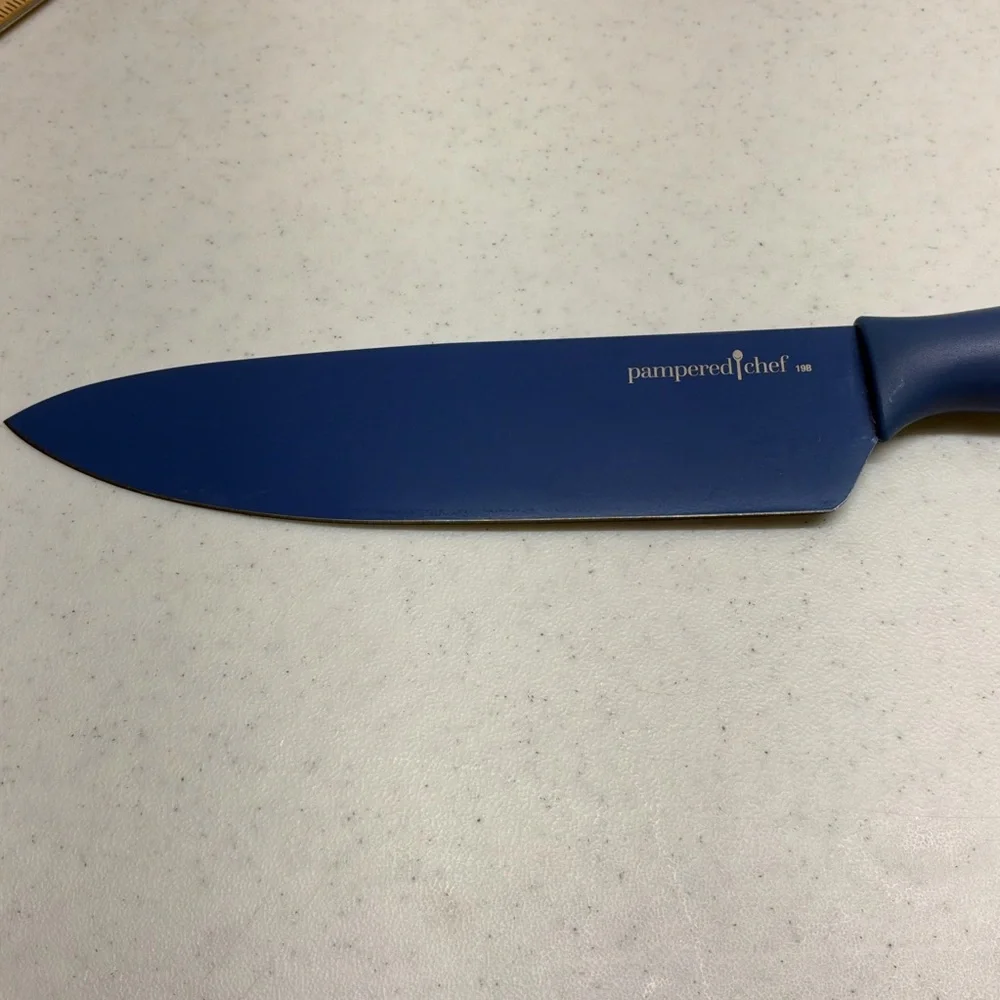 Pampered Chef Blue Coated Chef’s Knife 7